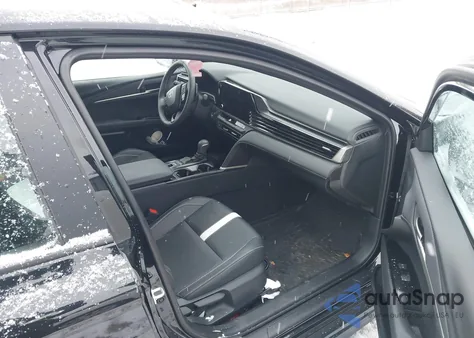 2025 Toyota Camry Se z USA, uszkodzony, nr VIN 4T1DAACK1SU162101